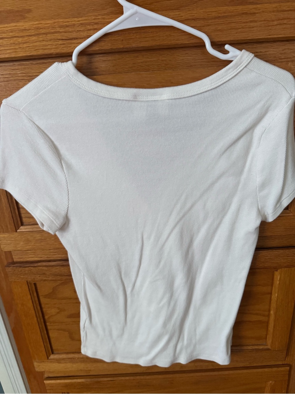 Universal Thread White Ribbed V-Neck Button-Front Top - Picture 2 of 3